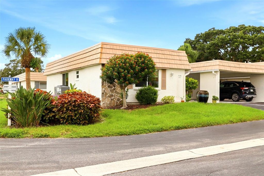 2407 RIVERBLUFF PARKWAY V-226, Sarasota, FL 34231