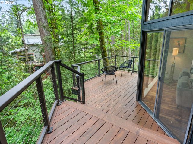 5822 Sw SHERIDAN Ct, Portland, OR 97221