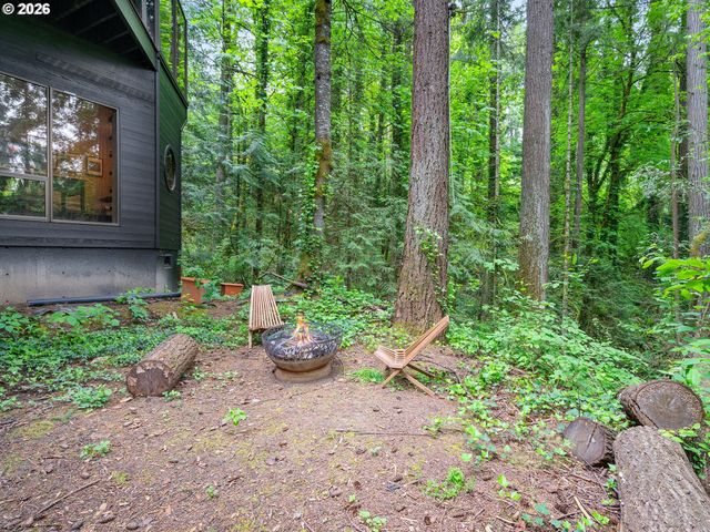 5822 Sw SHERIDAN Ct, Portland, OR 97221