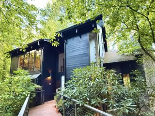 5822 Sw SHERIDAN Ct, Portland, OR 97221