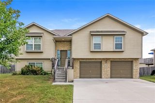 19119 Corbyn Lane, Smithville, MO 64089