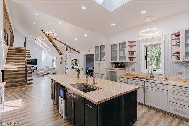 27070 Bagley Road, Olmsted Twp, OH 44138