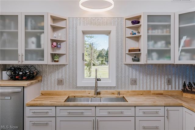 27070 Bagley Road, Olmsted Twp, OH 44138
