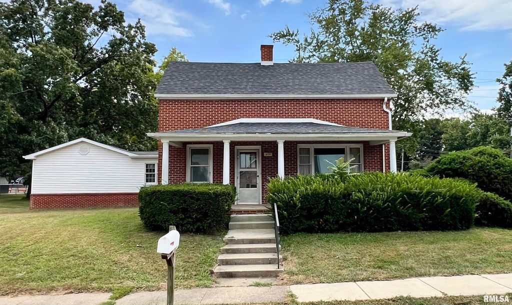 500 E JEFFERSON Street, Riverton, IL 62561