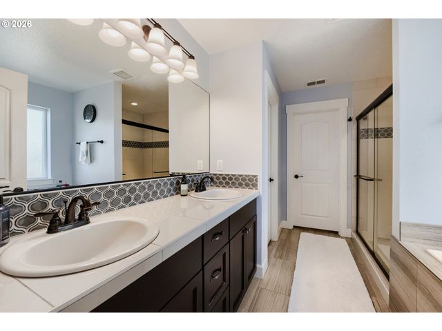 1949 SILVERSTONE Dr, Forest Grove, OR 97116