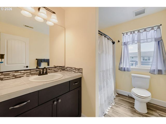 1949 SILVERSTONE Dr, Forest Grove, OR 97116