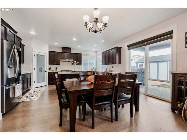 1949 SILVERSTONE Dr, Forest Grove, OR 97116