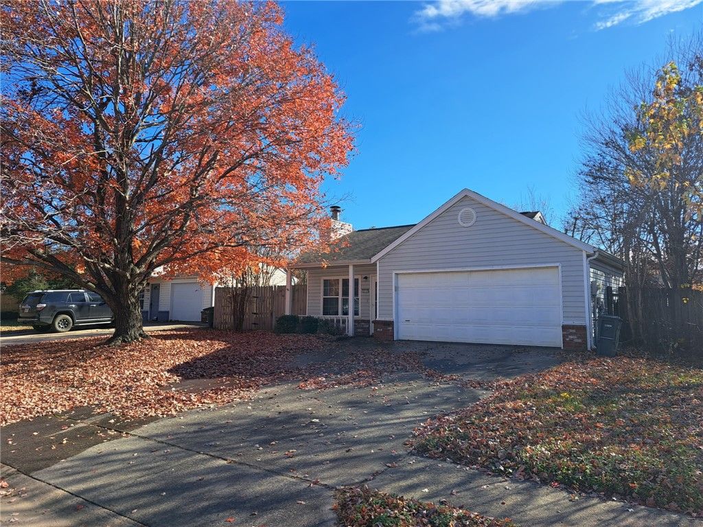 3237 W Woodfield Way, Fayetteville, AR 72704