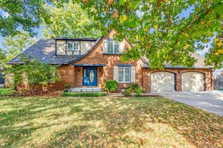 8509 E Stoneridge Ln, Wichita, KS 67206