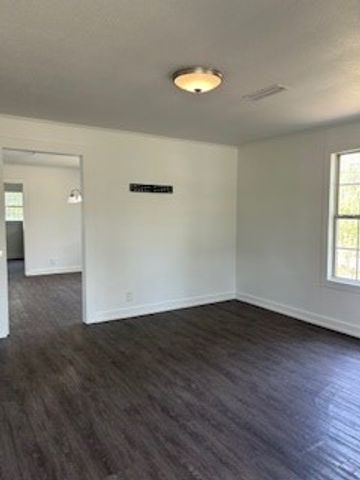 447 Headland Avenue, Dothan, AL 36303