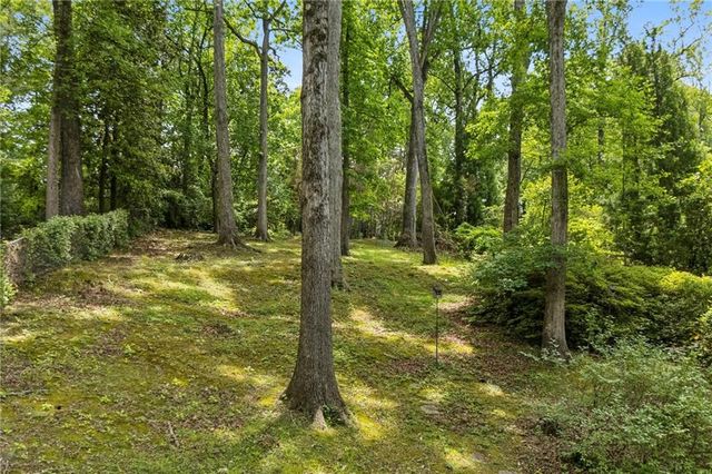 3017 Habersham Way NW, Atlanta, GA 30305