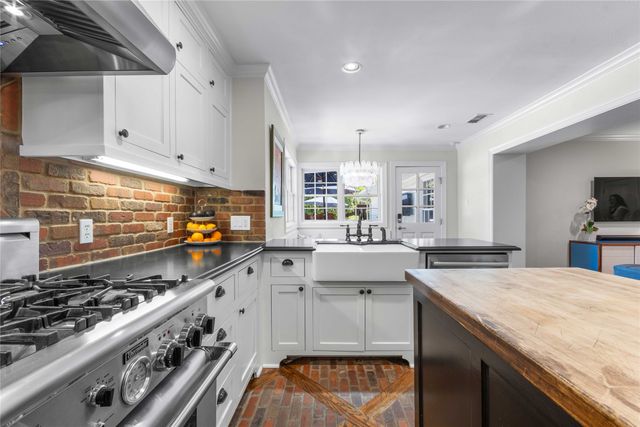 6841 Joyce Way, Dallas, TX 75225