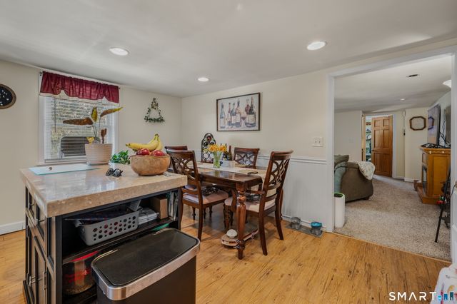 349 Naubuc Avenue B, Glastonbury, CT 06033