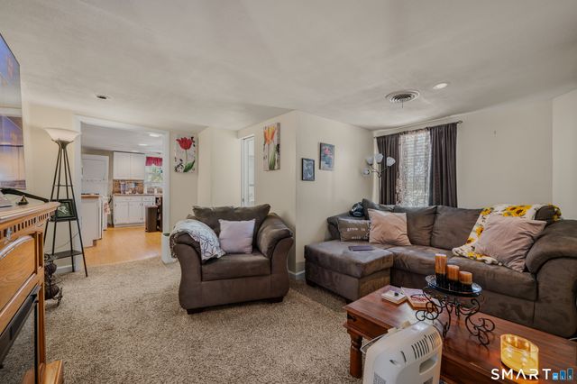 349 Naubuc Avenue B, Glastonbury, CT 06033