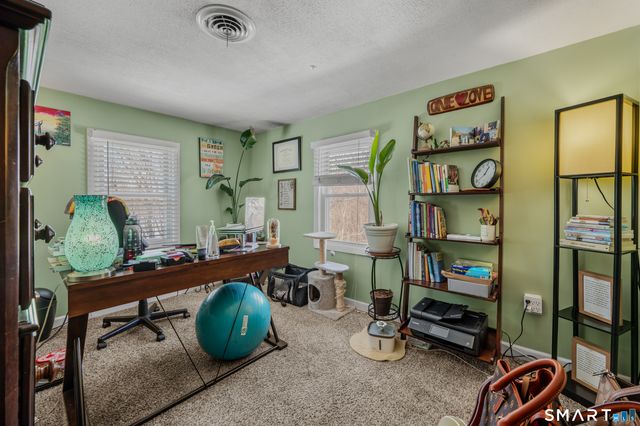 349 Naubuc Avenue B, Glastonbury, CT 06033