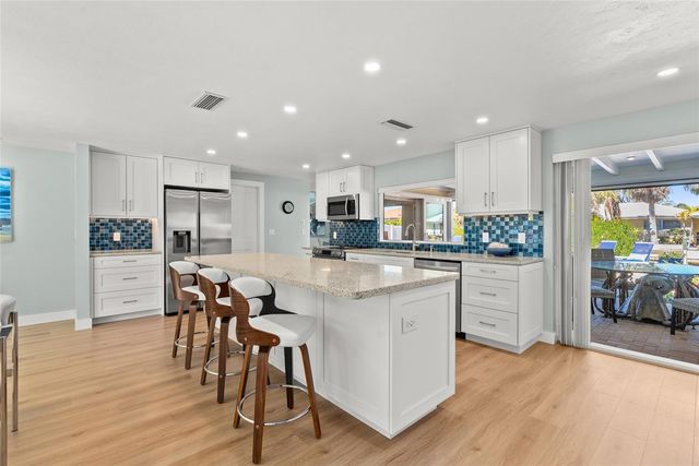 353 AVENIDA LEONA, Sarasota, FL 34242