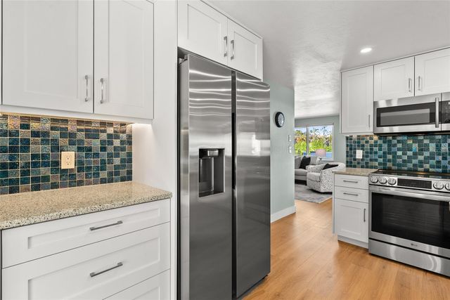 353 AVENIDA LEONA, Sarasota, FL 34242