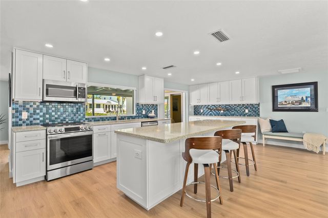 353 AVENIDA LEONA, Sarasota, FL 34242