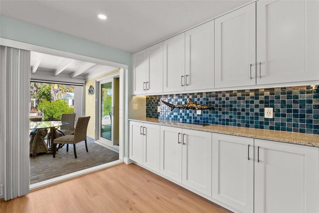 353 AVENIDA LEONA, Sarasota, FL 34242