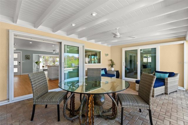 353 AVENIDA LEONA, Sarasota, FL 34242