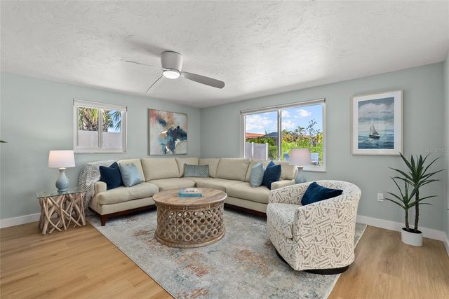 353 AVENIDA LEONA, Sarasota, FL 34242