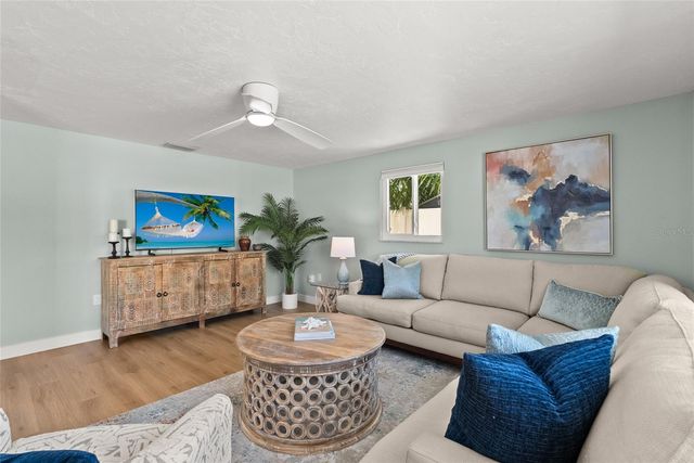 353 AVENIDA LEONA, Sarasota, FL 34242