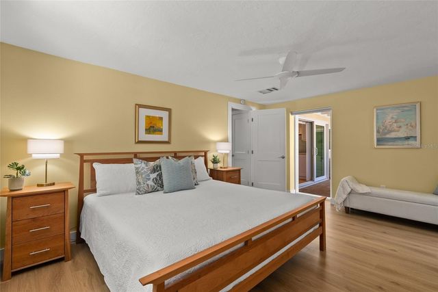 353 AVENIDA LEONA, Sarasota, FL 34242