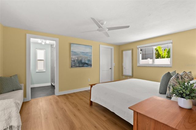 353 AVENIDA LEONA, Sarasota, FL 34242