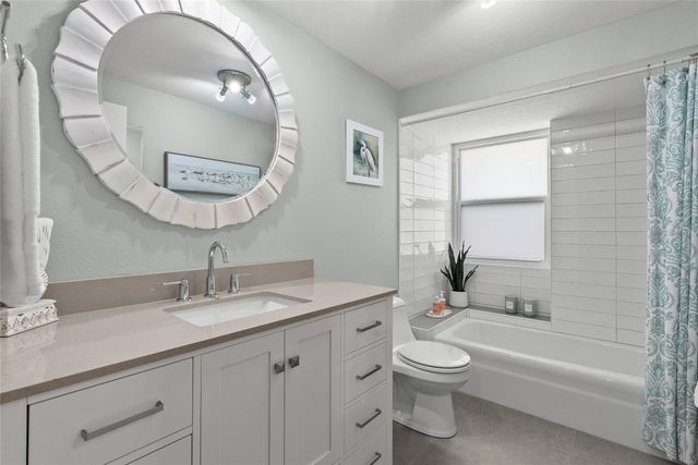 353 AVENIDA LEONA, Sarasota, FL 34242