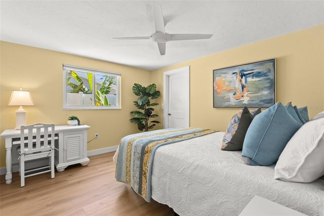 353 AVENIDA LEONA, Sarasota, FL 34242