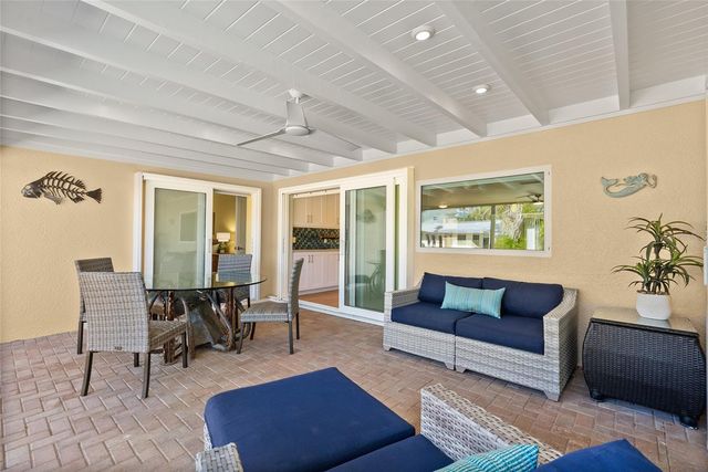 353 AVENIDA LEONA, Sarasota, FL 34242