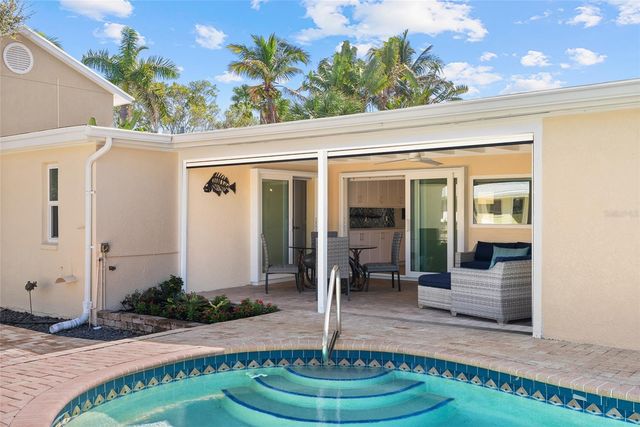 353 AVENIDA LEONA, Sarasota, FL 34242