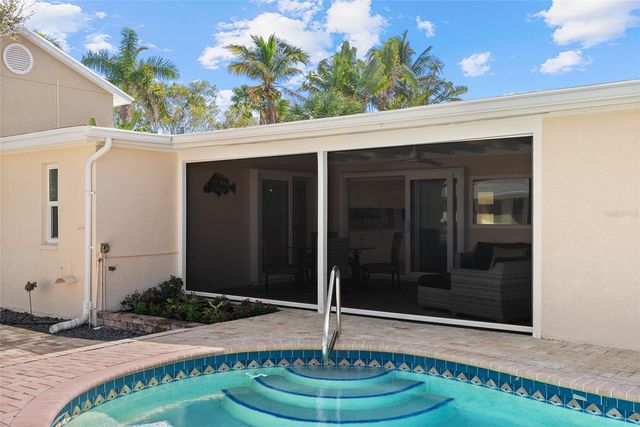 353 AVENIDA LEONA, Sarasota, FL 34242