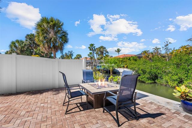 353 AVENIDA LEONA, Sarasota, FL 34242