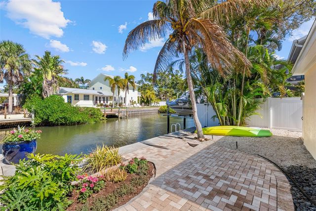 353 AVENIDA LEONA, Sarasota, FL 34242