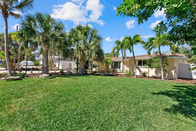 353 AVENIDA LEONA, Sarasota, FL 34242