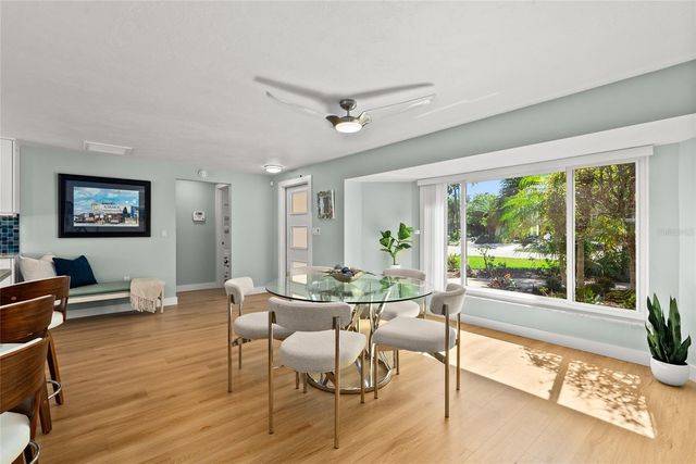 353 AVENIDA LEONA, Sarasota, FL 34242