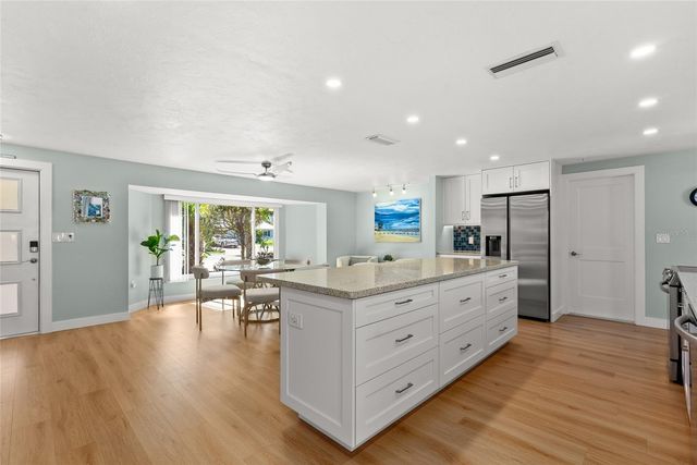 353 AVENIDA LEONA, Sarasota, FL 34242