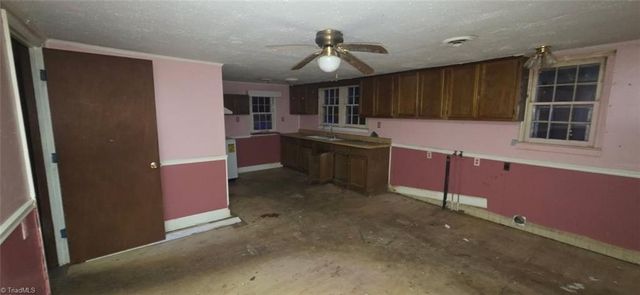 4372 Oak Ridge Drive, Winston-salem, NC 27105