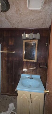 4372 Oak Ridge Drive, Winston-salem, NC 27105