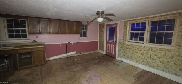 4372 Oak Ridge Drive, Winston-salem, NC 27105