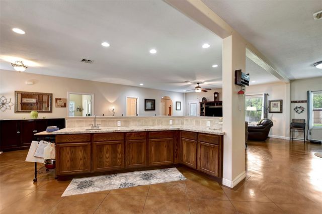 28030 Highway 6, Hempstead, TX 77445