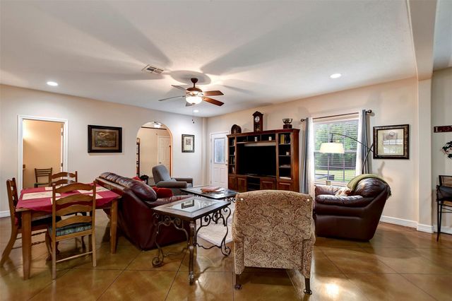 28030 Highway 6, Hempstead, TX 77445