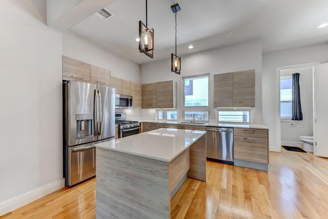 2705 St Emanuel Street, Houston, TX 77004