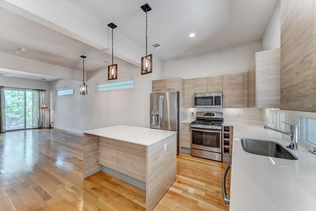 2705 St Emanuel Street, Houston, TX 77004