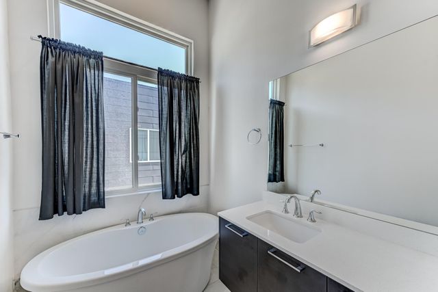 2705 St Emanuel Street, Houston, TX 77004