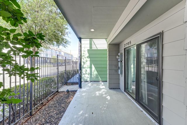 2705 St Emanuel Street, Houston, TX 77004