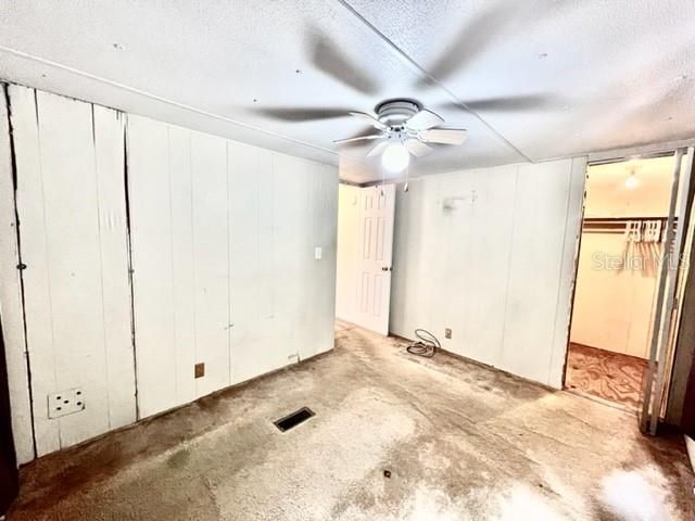 1216 LIVE OAK PARKWAY, Tarpon Springs, FL 34689