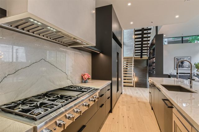 1315 W 9th ST B, Austin, TX 78703