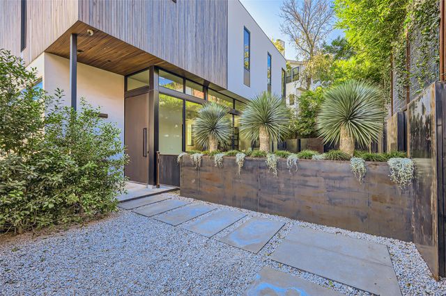 1315 W 9th ST B, Austin, TX 78703